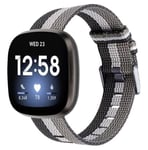 Strap-it Bracelet à boucle nylon - compatible pour Fitbit Versa 3 (noir-blanc-gris)