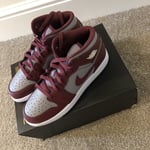 JORDAN 1 MID GS CHERRYWOOD RED/WHITE IN SIZE UK 6 EU39 Box No Lid