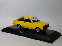 Ford Escort de 1975 jaune  au 1/43 de Minichamps / Maxichamps 940084100