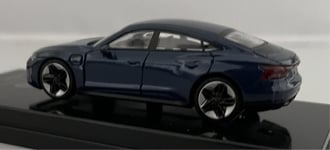 Audi RS e-tron GT 2021 in ascari blue 1:64 scale model, Paragon Models, 65335