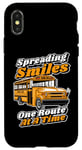 Coque pour iPhone X/XS Spreading Smiles, chauffeur d'autobus jaune, chauffeur d'autobus scolaire