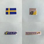 (Kvadratisk svensk flagga + fyrkantig Volvo-logotyp + VOLVO parallellogram +