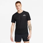 Nike Dri-FIT Solar Chase T-shirt Svart med Reflexer för Löpning - Komfort och Synlighet - Handla nu på Loparshop.se!