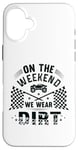 Coque pour iPhone 16 Plus Dirt Track Racing le week-end, nous portons un pilote de voiture Dirt Race