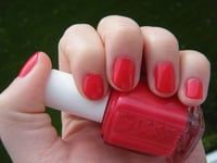 Brand New & Genuine Essie Nail Polish - Shade Rose Bowl (342)