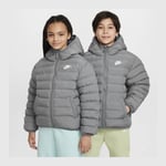 Nike Vinterjacka NSW synthetic-fill - Grå/Vit Barn, storlek XL: 158-170 cm