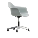 Eames Plastic Armchair PACC - 24 Light Grey - Castors Hard