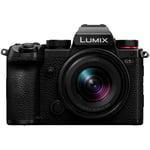 Panasonic Lumix S5D + S 18-40/4.5-6.3 -systemkamera