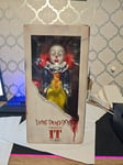 LDD LIVING DEAD DOLLS Pennywise IT 1990 The movie Mezco Toys Action Figure 