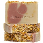 Almara Soap Natural Calendula Naturlig sæbe Til tør og sensitiv hud 90 g