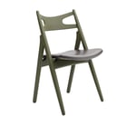 Carl Hansen - CH29P Sawbuck Chair, Lackerad Bok, Olive Green, Lädergrupp B Thor - 306 - Spisestoler - Hans J. Wegner - Grønn - Lær/Tre