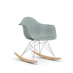 Vitra Eames Plastic Armchair RE RAR gungstol 24 light grey-chrome-golden maple