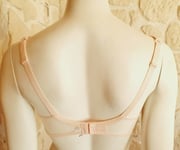 soutien-gorge rose neuf taille 90C marque Dim étiqueté à 45€ (mer)