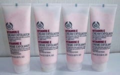 BODY SHOP BUNDLE VITAMIN E CREAM EXFOLIATOR 75ML x 4 - 300ML NEW & UNUSED - RARE