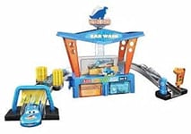 Disney and Pixar Cars Color Change Dinoco Car Wash Playset with Pitty and Exclusive Lightning McQueen Vehicle, Interactive Water Play Toy for Kids Age 4 Years and Older, GTK91