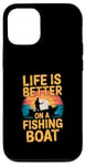 Coque pour iPhone 12/12 Pro Life is Better on a Fishing Boat Bateau Lac Retro