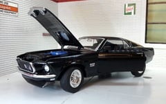 Ford Mustang Boss 429 Black 1969 GT Fastback 1:24 Scale Welly Diecast Model Car