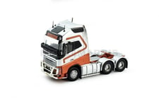 TEKNO 83199 Volvo Globetrotter Gris Rouge XL 6×2 1/50