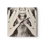 Horloge murale en verre 40x40cm Silencieuse Femme Bouche Myst?re Wall Clock