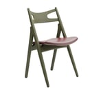 Carl Hansen - CH29P Sawbuck Chair, Lackerad Bok, Olive Green, Lädergrupp C Sif - 93 - Spisestoler - Hans J. Wegner - Grønn - Lær/Tre