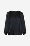 Vero Moda Curve - Topp vmcOmaja L/S O-neck Top Wvn Btq Cur - Svart