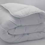 Couette Blanche Chaude - 200x200- 1 ou 2 personnes - Spécial Hiver - MORTREUX