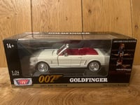 Motor Max 007 James Bond Goldfinger 1964 1/2 Ford Mustang Boxed 1:24 (A02)