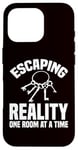 Coque pour iPhone 16 Pro Escape Room - Échapper à la réalité une pièce à la fois