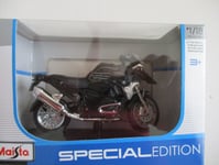 MAISTO  MINIATURE MOTO 1/18° BMW R 1200 GS BORDEAUX GRISE EN BOITE 2017