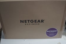 24-Port NETGEAR GS724TP-300EUS Desktop Switch, 24x 10/100/1000Mbps, 24× PoE+ Por