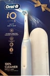 Oral-B iO Series 3 | Electric Toothbrush with Travel Case | Gift Edition - Blue