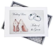 WHITE COTTON CARDS Jour après Jour, Mother of The Groom Mini Album Photo, Chaussures et bagues de Mariage Tableau, Design, Blanc, 12.5 x 17.5 x 2.5 cm