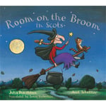 Room on the Broom in Scots (häftad, sco)