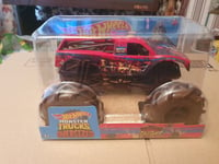 HOT WHEELS MONSTER TRUCK OVERSIZED 1/24 SCALE PODIUM CRASHER NEW BOXED