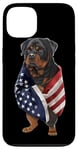 Coque pour iPhone 13 Chien Rottweiler patriotique enveloppé dans un drapeau américain américain