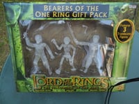 TOY BIZ  LORD OF THE RINGS SEIGNEUR DES ANNEAUX COFFRET( 3) FIGURINES NEUF.