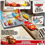 Mattel Disney Pixar Autot: Tiellä - Dinoco Rusteze Racing Center (HGV69)