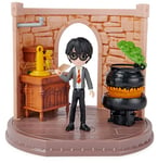 Wizarding World, Magical Minis Potions Classroom with Exclusive Harry Potter Figure and Accessories, Kids Toys for Girls and Boys Ages 5 and up