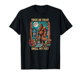 Vintage Sasquatch Halloween Bigfoot & Son Trick or Treat T-Shirt