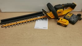 DeWalt DCMHT563P1 18V 55cm 22" Hedge trimmer (25mm Blade Gap) 1 X 5AH Battery