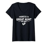 Womens Promoted To Great Aunt 2025 Baby & Aunt Funny For New Aunt V-Neck T-Shirt