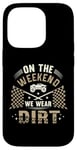 Coque pour iPhone 14 Pro Dirt Track Racing le week-end, nous portons un pilote de voiture Dirt Race