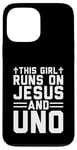 Coque pour iPhone 13 Pro Max Cette fille court sur Jesus and Uno, jeu de cartes chrétien amusant