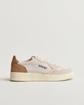 Autry Medalist Low Super Soft Goat Suede Sneaker Sand/Cigarr