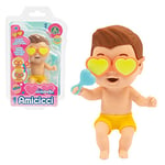 Cicciobello Amicicci, Bébé avec Expressions rigolotes, Série Plage, Lunettes changent de Couleur et Accessoires, Modèle Garçon Brun Coupe Surf, Jouet pour Enfants dès 3 Ans, GIOCHI PREZIOSI, CC0405