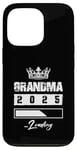 Coque pour iPhone 13 Pro Grandma 2025 Loading | Citation de famille amusante