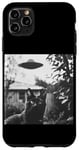 Coque pour iPhone 11 Pro Max Cat Selfie with UFO Weird 50s Photo --