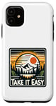 Coque pour iPhone 11 Take It Easy Hiker Outdoor Relax Montagnes Sunset Graphic