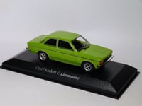 Opel Kadett C berline de 1978 Vert  au 1/43 de Minichamps / Maxichamps 940048101