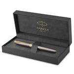 Parker Sonnet Stylo Plume | Laque Grise avec Finitions Or | Plume Fine en Acier Inoxydable avec Revêtement Or | Cartouche d'Encre Noire | Coffret Cadeau | Cadeaux de Fin d'Études Parfaits